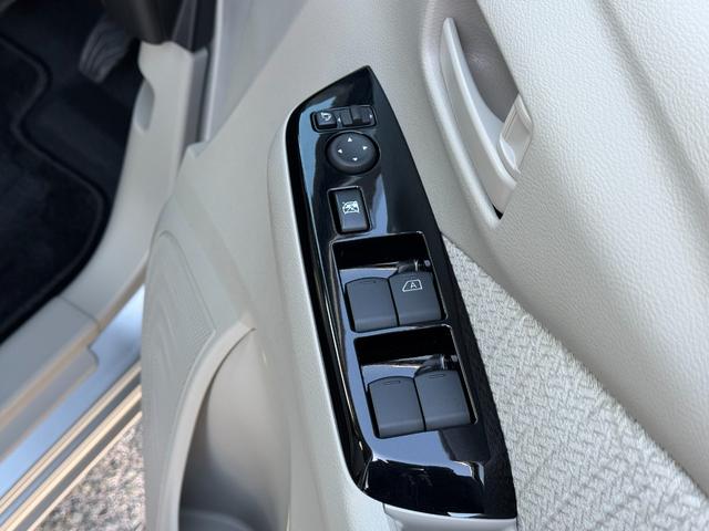 ���W����ɂ͍��i���̒��ÎԂ�V�Ԃ��������ł����W���䐔�P�O�O��̑�^�W����֐��񂲗��X����������