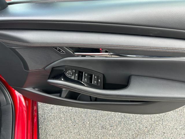 ＭＡＺＤＡ３セダン ＸＤ　Ｌパッケージ　マツダコネクト（ＳＤナビ・フルセグ・ＣＤ・ＤＶＤ・ＢＴ・ラジオ）／ＥＴＣ／純正前後ドラレコ／レーダークルーズコントロール／全周囲カメラ／革シート／ＬＥＤヘッドライト／パワーシート／純正アルミホイール（12枚目）
