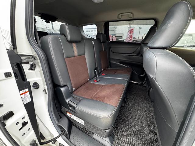 シエンタ ハイブリッドG クエロ モデリスタフルエアロ/ドラレコ/両側パワースライドドア/ETC/スマートキー/クルーズコントロール/ステアリングヒーター/社外ナビ(AVIC-RQ911)((フルセグTV/CD/DVD/BT/ラジオ)(32枚目)