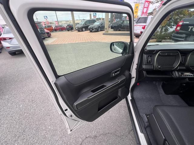 フレアクロスオーバー ＺＳ　革巻きハンドル／シートヒーター／オートエアコン／クルーズコントロール／ステアリングスイッチ／パーキングセンサー／全周囲カメラ／ＬＥＤヘッドライト／フォグランプ／運転席アームレスト／純正アルミホイール（32枚目）