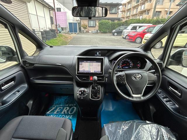 ヴォクシー ZS セフティセンス/非課税/セカンドサイドリフトUP脱着タイプ自操式/充電タイプ/ジョイステック/9型ナビ/TV/Bカメラ/Bluetoothオーデオ/左側自動ドア/LED/クルコン/ETC/2年保証(2枚目)