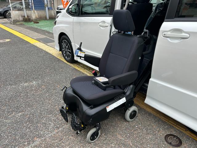 ヴォクシー ZS セフティセンス/非課税/セカンドサイドリフトUP脱着タイプ自操式/充電タイプ/ジョイステック/9型ナビ/TV/Bカメラ/Bluetoothオーデオ/左側自動ドア/LED/クルコン/ETC/2年保証(4枚目)