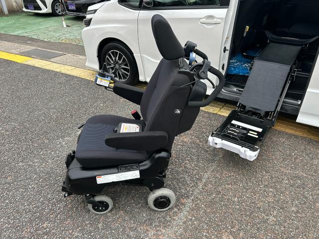 ヴォクシー ZS セフティセンス/非課税/セカンドサイドリフトUP脱着タイプ自操式/充電タイプ/ジョイステック/9型ナビ/TV/Bカメラ/Bluetoothオーデオ/左側自動ドア/LED/クルコン/ETC/2年保証(5枚目)