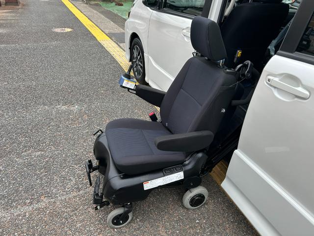 ヴォクシー ZS セフティセンス/非課税/セカンドサイドリフトUP脱着タイプ自操式/充電タイプ/ジョイステック/9型ナビ/TV/Bカメラ/Bluetoothオーデオ/左側自動ドア/LED/クルコン/ETC/2年保証(6枚目)