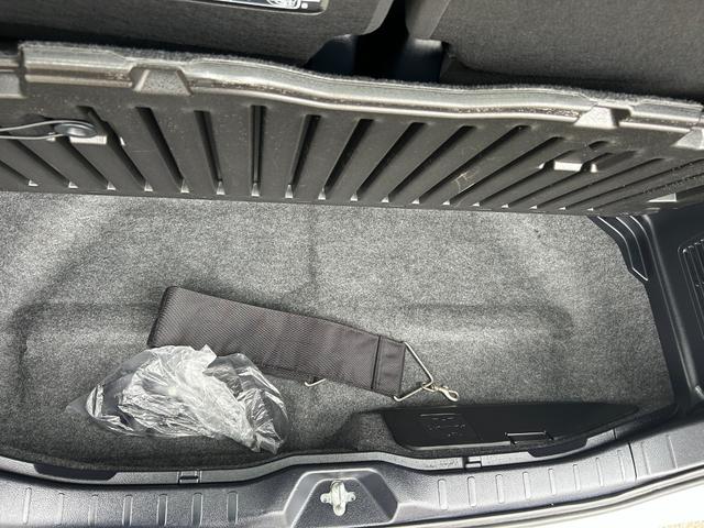 ヴォクシー ZS セフティセンス/非課税/セカンドサイドリフトUP脱着タイプ自操式/充電タイプ/ジョイステック/9型ナビ/TV/Bカメラ/Bluetoothオーデオ/左側自動ドア/LED/クルコン/ETC/2年保証(40枚目)