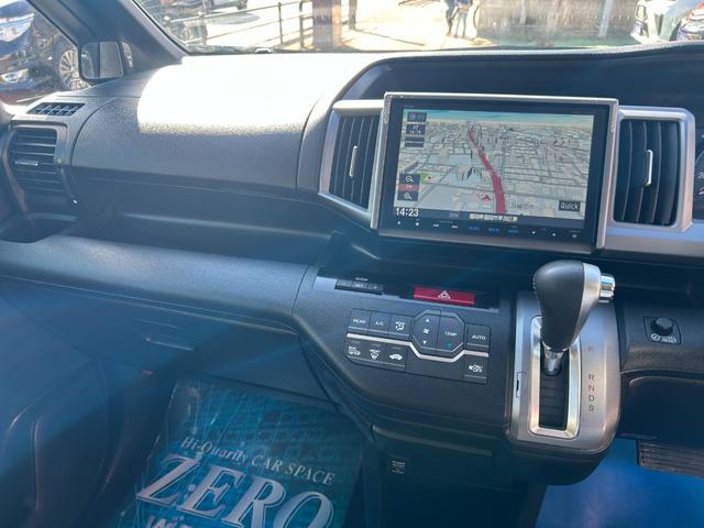 ステップワゴンスパーダ Ｚ　クールスピリット　９型ＳＤナビ　ＴＶ　Ｂカメラ　Ｂｌｕｅｔｏｏｔｈオーディオ　８人乗り　スマートキー　ＨＩＤライト　ＥＴＣ　１７ＡＷ　両側自動ドア　全国対応２年保証（8枚目）