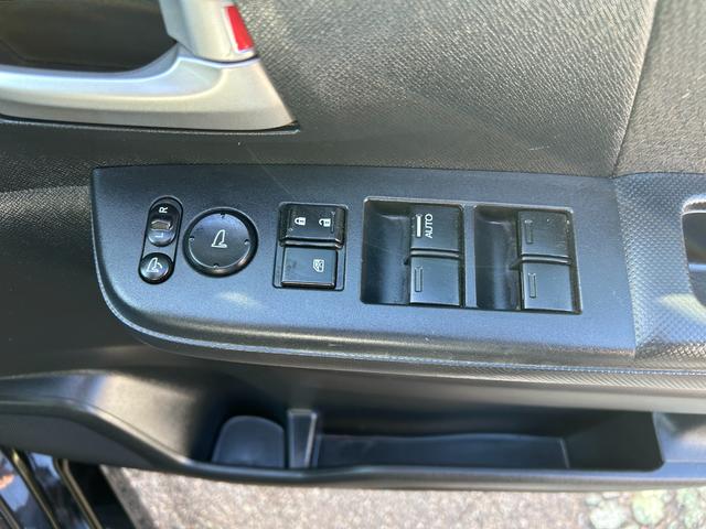 ステップワゴンスパーダ Ｚ　クールスピリット　９型ＳＤナビ　ＴＶ　Ｂカメラ　Ｂｌｕｅｔｏｏｔｈオーディオ　８人乗り　スマートキー　ＨＩＤライト　ＥＴＣ　１７ＡＷ　両側自動ドア　全国対応２年保証（35枚目）