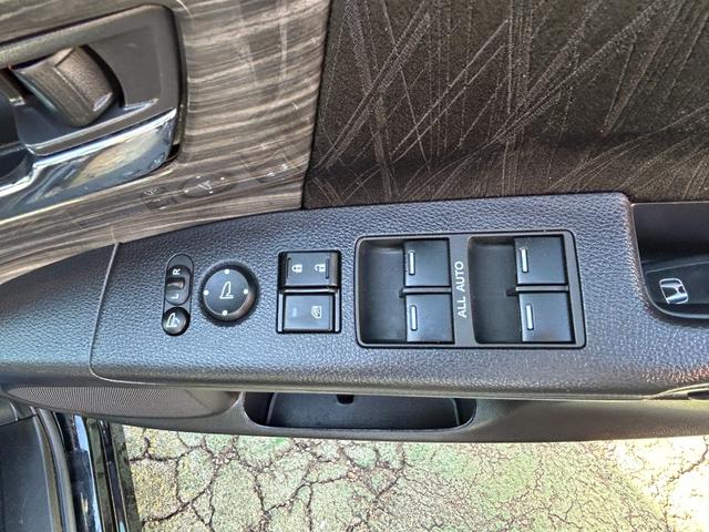 オデッセイ アブソルート・Ｘホンダセンシングアドバンスドパッケジ　センシング／ナビ／ＴＶ／Ｂカメラ／後席Ｍ／ＢＴ／パーキングアシスト／誤発進抑制機能／衝突被害軽減／車線逸脱防止／アダクティブクルコン／ハーフレザーＰシート／オットマン／両自動ドア／２年保証（45枚目）