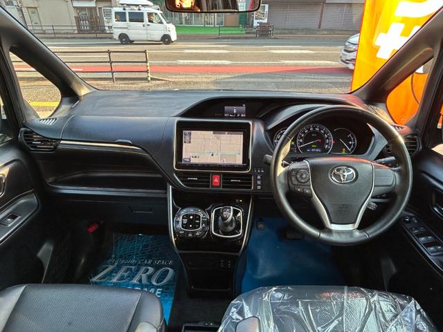 エスクァイア ハイブリッドGi エアロ/9型SDナビ/TV/Bカメラ/Bluetoothオーディオ/後席モニター/クルーズコントロール/革シートヒーター/7人乗/LEDライト/17AW/両側自動ドア/2年保証(3枚目)