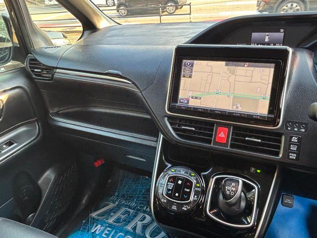 エスクァイア ハイブリッドGi エアロ/9型SDナビ/TV/Bカメラ/Bluetoothオーディオ/後席モニター/クルーズコントロール/革シートヒーター/7人乗/LEDライト/17AW/両側自動ドア/2年保証(8枚目)