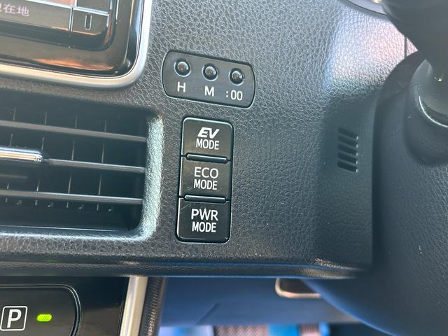 エスクァイア ハイブリッドGi エアロ/9型SDナビ/TV/Bカメラ/Bluetoothオーディオ/後席モニター/クルーズコントロール/革シートヒーター/7人乗/LEDライト/17AW/両側自動ドア/2年保証(17枚目)