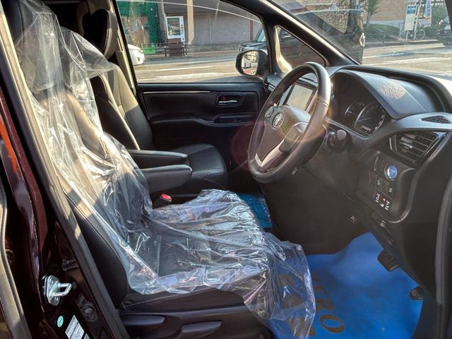 エスクァイア ハイブリッドGi エアロ/9型SDナビ/TV/Bカメラ/Bluetoothオーディオ/後席モニター/クルーズコントロール/革シートヒーター/7人乗/LEDライト/17AW/両側自動ドア/2年保証(24枚目)