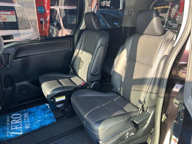 エスクァイア ハイブリッドGi エアロ/9型SDナビ/TV/Bカメラ/Bluetoothオーディオ/後席モニター/クルーズコントロール/革シートヒーター/7人乗/LEDライト/17AW/両側自動ドア/2年保証(28枚目)