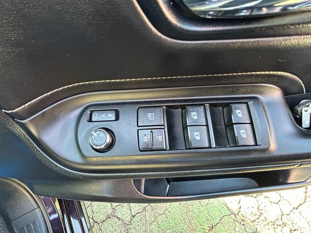 エスクァイア ハイブリッドGi エアロ/9型SDナビ/TV/Bカメラ/Bluetoothオーディオ/後席モニター/クルーズコントロール/革シートヒーター/7人乗/LEDライト/17AW/両側自動ドア/2年保証(35枚目)