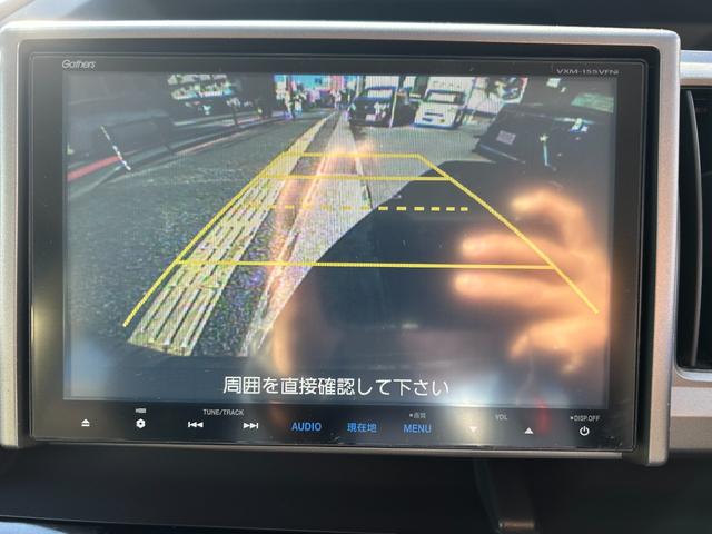 通常のカラーバックカメラ付きで駐車も安心です！