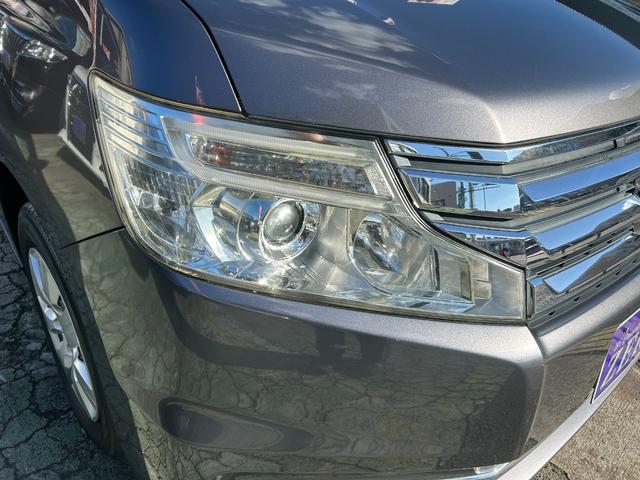 スパーダのライトです。夜間、　曲がる方向を、先に照らしてくれる。ヘッドライトを点灯させて約３５ｋｍ／ｈ以下での走行中にウインカー操作や一定以上のハンドル操作を行うと、専用ライトが点灯。進行方向の内側を