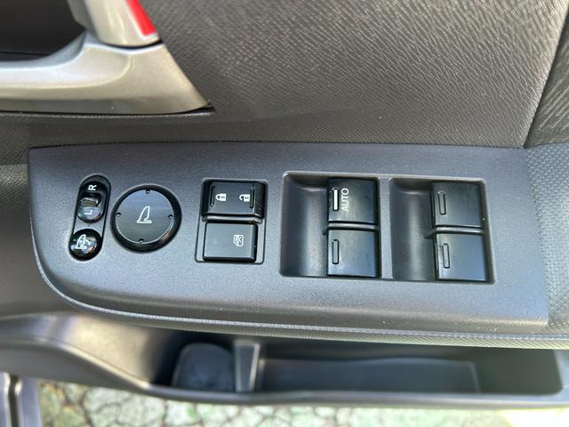 パワーウインドウスイッチです