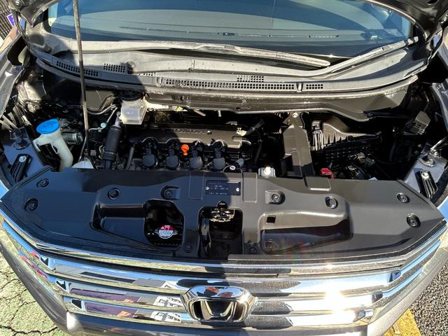 エンジンルームもピカ！ピカ！タイミングチェーン式なので交換がいりません。