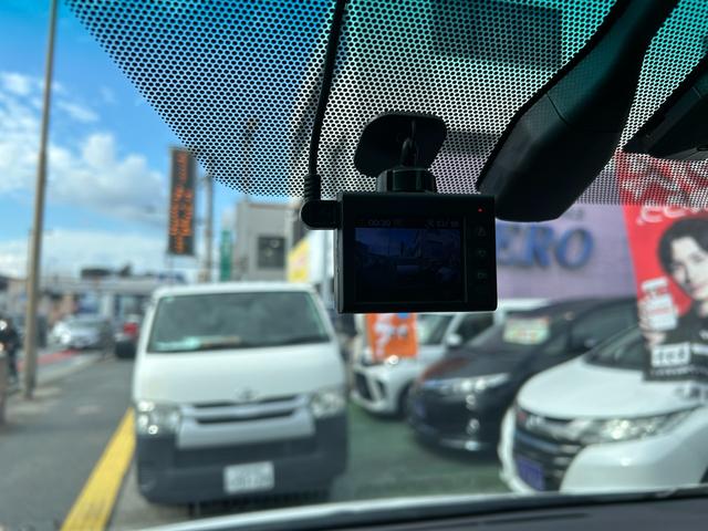 アルファード ２４０Ｓ　タイプゴールドＩＩ　８型ＳＤナビ／ＴＶ／Ｂカメラ／ＢＴ／クルーズコントロール／ハーフレザーシート／ドラレコ／７人乗りオットマン／スマートキー／１８ＡＷ／パワーバックドア／両側自動ドア／２年保証（20枚目）