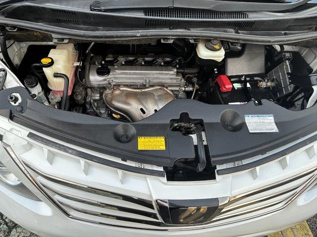 アルファード ２４０Ｓ　タイプゴールドＩＩ　８型ＳＤナビ／ＴＶ／Ｂカメラ／ＢＴ／クルーズコントロール／ハーフレザーシート／ドラレコ／７人乗りオットマン／スマートキー／１８ＡＷ／パワーバックドア／両側自動ドア／２年保証（44枚目）