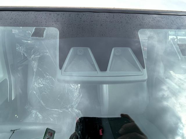 タウンエースバン ＧＬ　後期型／プリクラッシュ／ルーフラック／リアラダー／ＬＥＤランプ／助手席エアバック／パワーウィンド／リモコンキー／アイストップ／ナビ／ＢＴ／ＴＶ／Ｂカメラ／ドラレコ／ＥＴＣ（7枚目）