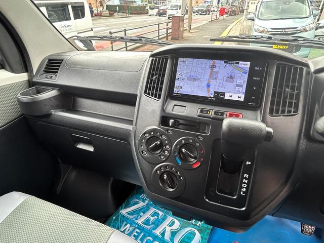 タウンエースバン ＧＬ　後期型／プリクラッシュ／ルーフラック／リアラダー／ＬＥＤランプ／助手席エアバック／パワーウィンド／リモコンキー／アイストップ／ナビ／ＢＴ／ＴＶ／Ｂカメラ／ドラレコ／ＥＴＣ（8枚目）