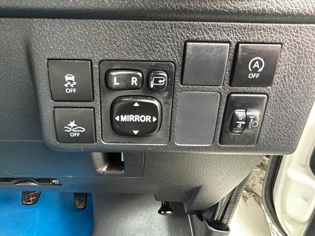 タウンエースバン ＧＬ　後期型／プリクラッシュ／ルーフラック／リアラダー／ＬＥＤランプ／助手席エアバック／パワーウィンド／リモコンキー／アイストップ／ナビ／ＢＴ／ＴＶ／Ｂカメラ／ドラレコ／ＥＴＣ（14枚目）