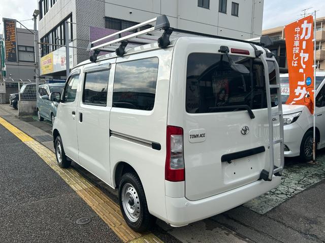 タウンエースバン ＧＬ　後期型／プリクラッシュ／ルーフラック／リアラダー／ＬＥＤランプ／助手席エアバック／パワーウィンド／リモコンキー／アイストップ／ナビ／ＢＴ／ＴＶ／Ｂカメラ／ドラレコ／ＥＴＣ（23枚目）