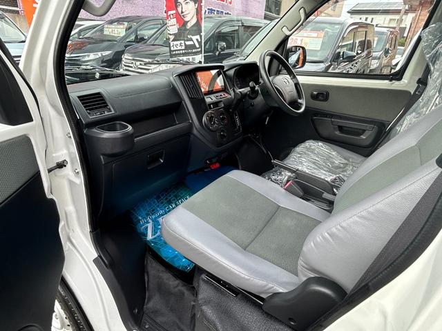 タウンエースバン ＧＬ　後期型／プリクラッシュ／ルーフラック／リアラダー／ＬＥＤランプ／助手席エアバック／パワーウィンド／リモコンキー／アイストップ／ナビ／ＢＴ／ＴＶ／Ｂカメラ／ドラレコ／ＥＴＣ（25枚目）