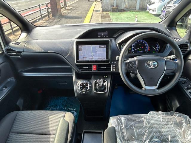 ノア ハイブリッドＸ　エアロ／９型ナビ／ＴＶ／Ｂカメラ／Ｂｌｕｅｔｏｏｔｈオーデオ／後席モニター／両側自動ドア／ＬＥＤライト（3枚目）