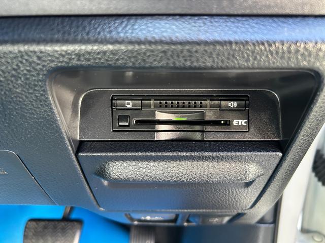 ノア ハイブリッドＸ　エアロ／９型ナビ／ＴＶ／Ｂカメラ／Ｂｌｕｅｔｏｏｔｈオーデオ／後席モニター／両側自動ドア／ＬＥＤライト（20枚目）