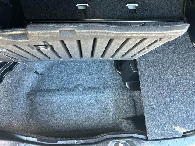 ノア ハイブリッドＸ　エアロ／９型ナビ／ＴＶ／Ｂカメラ／Ｂｌｕｅｔｏｏｔｈオーデオ／後席モニター／両側自動ドア／ＬＥＤライト（33枚目）