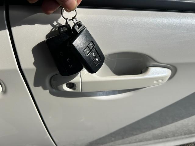 ノア ハイブリッドＸ　エアロ／９型ナビ／ＴＶ／Ｂカメラ／Ｂｌｕｅｔｏｏｔｈオーデオ／後席モニター／両側自動ドア／ＬＥＤライト（41枚目）