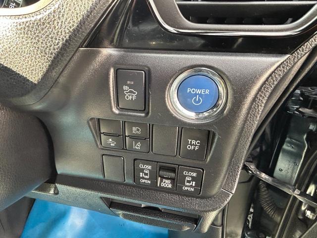 ヴォクシー ハイブリッドV セフティセンス/後期型/衝突被害軽減/車線逸脱防止/9型ナビ/TV/Bカメラ/後席モニター/Bluetooth/シートヒーター/LEDライト/両側自動ドア/2年保証(16枚目)