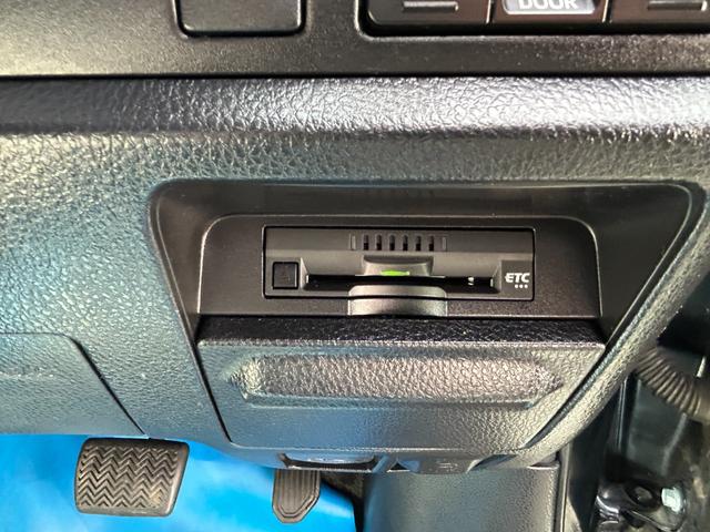 ヴォクシー ハイブリッドV セフティセンス/後期型/衝突被害軽減/車線逸脱防止/9型ナビ/TV/Bカメラ/後席モニター/Bluetooth/シートヒーター/LEDライト/両側自動ドア/2年保証(25枚目)