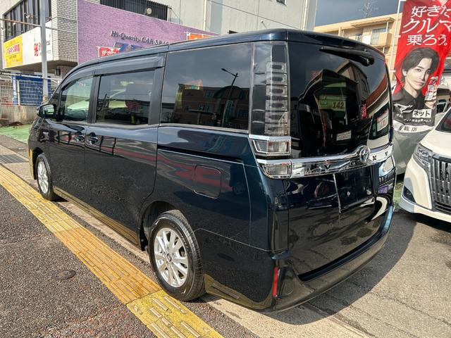 ヴォクシー ハイブリッドV セフティセンス/後期型/衝突被害軽減/車線逸脱防止/9型ナビ/TV/Bカメラ/後席モニター/Bluetooth/シートヒーター/LEDライト/両側自動ドア/2年保証(27枚目)