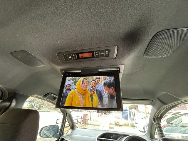 ヴォクシー ハイブリッドV セフティセンス/後期型/衝突被害軽減/車線逸脱防止/9型ナビ/TV/Bカメラ/後席モニター/Bluetooth/シートヒーター/LEDライト/両側自動ドア/2年保証(37枚目)