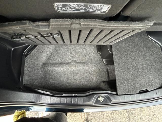 ヴォクシー ハイブリッドV セフティセンス/後期型/衝突被害軽減/車線逸脱防止/9型ナビ/TV/Bカメラ/後席モニター/Bluetooth/シートヒーター/LEDライト/両側自動ドア/2年保証(38枚目)