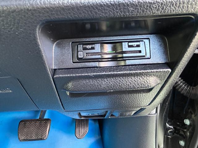 ヴォクシー ハイブリッドＶ　セフティセンス／衝突被害軽減／車線逸脱防止／１０型ナビ／ＴＶ／Ｂカメラ／後席モニター／Ｂｌｕｅｔｏｏｔｈ／シートヒーター／ＬＥＤライト／両側自動ドア／リアスポ／２年保証（22枚目）