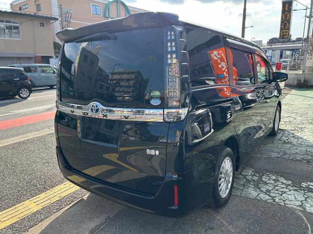 ヴォクシー ハイブリッドＶ　セフティセンス／衝突被害軽減／車線逸脱防止／１０型ナビ／ＴＶ／Ｂカメラ／後席モニター／Ｂｌｕｅｔｏｏｔｈ／シートヒーター／ＬＥＤライト／両側自動ドア／リアスポ／２年保証（24枚目）