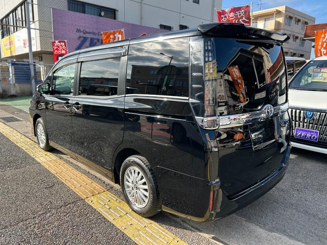 ヴォクシー ハイブリッドＶ　セフティセンス／衝突被害軽減／車線逸脱防止／１０型ナビ／ＴＶ／Ｂカメラ／後席モニター／Ｂｌｕｅｔｏｏｔｈ／シートヒーター／ＬＥＤライト／両側自動ドア／リアスポ／２年保証（25枚目）