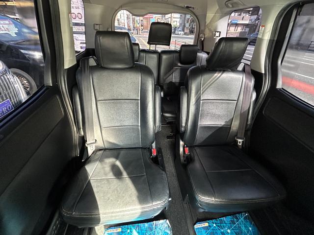 ヴォクシー ハイブリッドＶ　セフティセンス／衝突被害軽減／車線逸脱防止／１０型ナビ／ＴＶ／Ｂカメラ／後席モニター／Ｂｌｕｅｔｏｏｔｈ／シートヒーター／ＬＥＤライト／両側自動ドア／リアスポ／２年保証（29枚目）