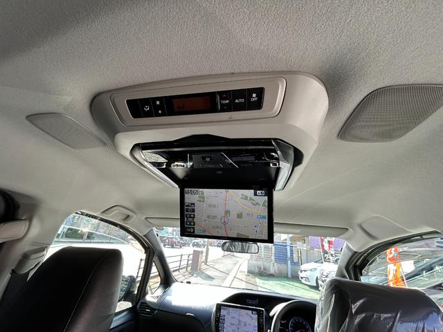 ヴォクシー ハイブリッドＶ　セフティセンス／衝突被害軽減／車線逸脱防止／１０型ナビ／ＴＶ／Ｂカメラ／後席モニター／Ｂｌｕｅｔｏｏｔｈ／シートヒーター／ＬＥＤライト／両側自動ドア／リアスポ／２年保証（41枚目）