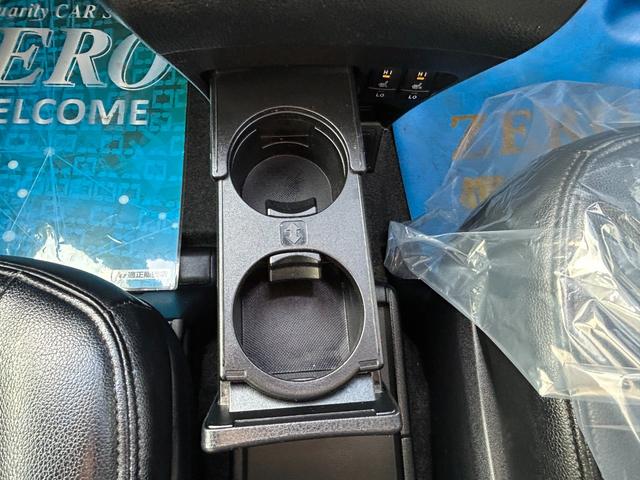 ヴォクシー ハイブリッドＶ　セフティセンス／衝突被害軽減／車線逸脱防止／１０型ナビ／ＴＶ／Ｂカメラ／後席モニター／Ｂｌｕｅｔｏｏｔｈ／シートヒーター／ＬＥＤライト／両側自動ドア／リアスポ／２年保証（44枚目）