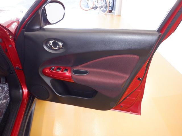 15RX タイプV ナビ バックカメラ 本革巻きステアリング ETC プッシュスタート スマートキー フロントフォグランプ アルミホイール オートエアコン UVカットガラス プライバシーガラス ABS エアバッグ PW(9枚目)