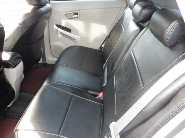 プリウス Ｓ　ナビ　オートライト　ＥＴＣ　Ｓ－ＶＳＣ　専用シートカバー　プッシュスタート　スマートキー　ステアリングチルド機構　キセノン　フロントフォグランプ　プロジェクターヘッドランプ　アルミホイール　オートＡＣ（13枚目）