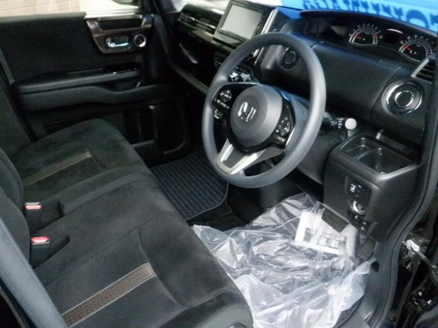 Ｎ－ＢＯＸカスタム Ｇ・Ｌホンダセンシング　Ｃｕｓｔｏｍ　Ｇ・Ｌ　Ｈｏｎｄａ　ＳＥＮＳＩＮＧ　ナビ装着用スペシャルパッケージ＋ＥＴＣ車載器　片側パワースライドドア　オートリトラミラー　ブラック塗装＋切削　１４インチアルミホイール　オートライト（4枚目）