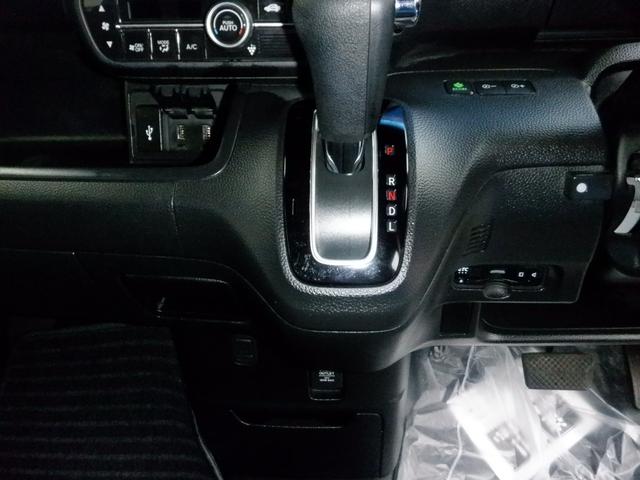 Ｎ－ＢＯＸカスタム Ｇ・Ｌホンダセンシング　Ｃｕｓｔｏｍ　Ｇ・Ｌ　Ｈｏｎｄａ　ＳＥＮＳＩＮＧ　ナビ装着用スペシャルパッケージ＋ＥＴＣ車載器　片側パワースライドドア　オートリトラミラー　ブラック塗装＋切削　１４インチアルミホイール　オートライト（28枚目）