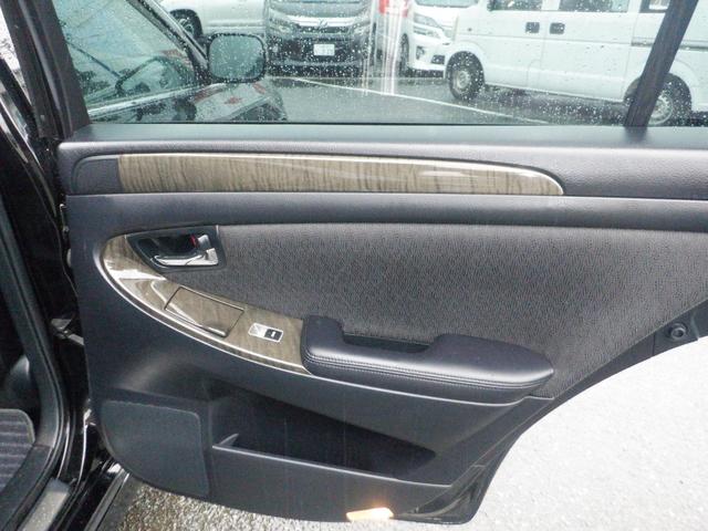 クラウンマジェスタ Ａタイプ　ナビ　バックカメラ　運転席助手席パワーシート　クルーズコントロール　ウッドパネル　電動格納ミラー　オートリトラミラー　オートライト　ＥＣＢ　ＶＤＩＭ　ＶＳＣ　エアサス　スマートキー　キセノン（18枚目）