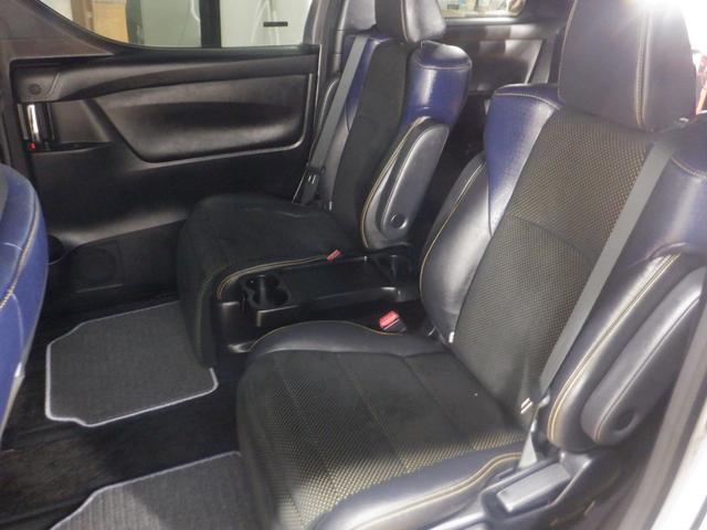 ヴェルファイア ２．５Ｚ　Ａエディション　ゴールデンアイズ　ベースグレード「Ｚ　Ａエディション」の特別仕様車「Ｚ　Ａエディション　ゴールデンアイズ」　ナビ　バックカメラ　フリップダウンモニター　両側パワースライドドア　クルーズコントロール　電動リアゲート　ＡＷ（21枚目）